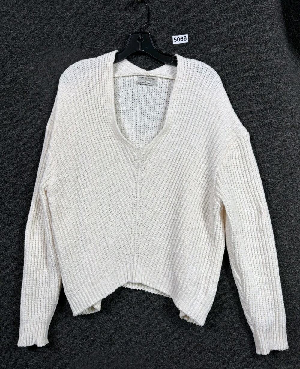 Urban Outfitters Sweater Women's Size M Ivory V-Neck Pullover Cozy